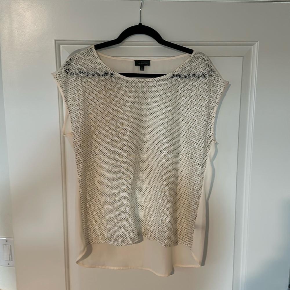 The Limited women’s cream and polka dot blouse size L